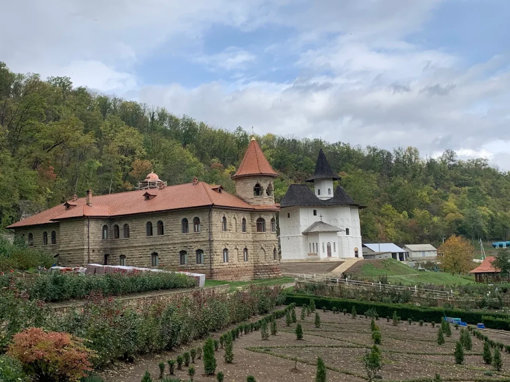 Монастырь Руди